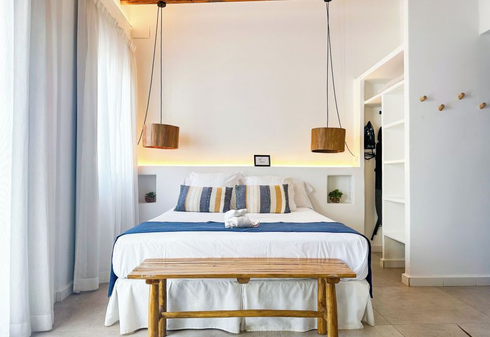 Moona Hostal Altea Hotel Overview