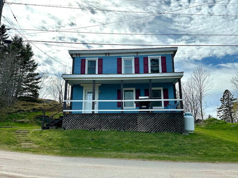 Breathtaking Sunrise Views and BBQ Grill - Charming Coastal Escape