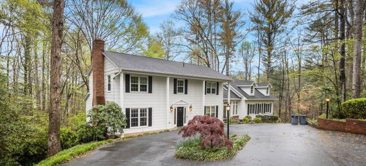 Charming Waterfront Home with Private Dock - Spacious Mountain Retreat图片