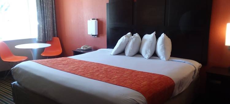 查尔斯湖历史区豪生酒店(Howard Johnson by Wyndham Historic Lake Charles)图片