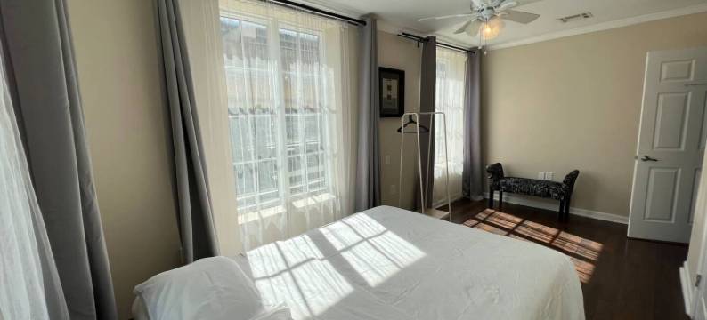 提瑟广场公寓(Tise Plaza Condos)图片