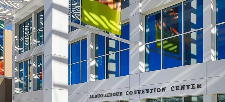 阿尔伯克基中城拉昆塔温德姆套房酒店(La Quinta Inn & Suites by Wyndham Albuquerque Midtown)图片