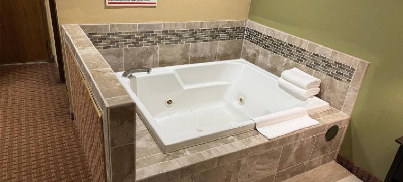 迪卡尔布温德姆速8酒店(Super 8 by Wyndham DeKalb IL)图片