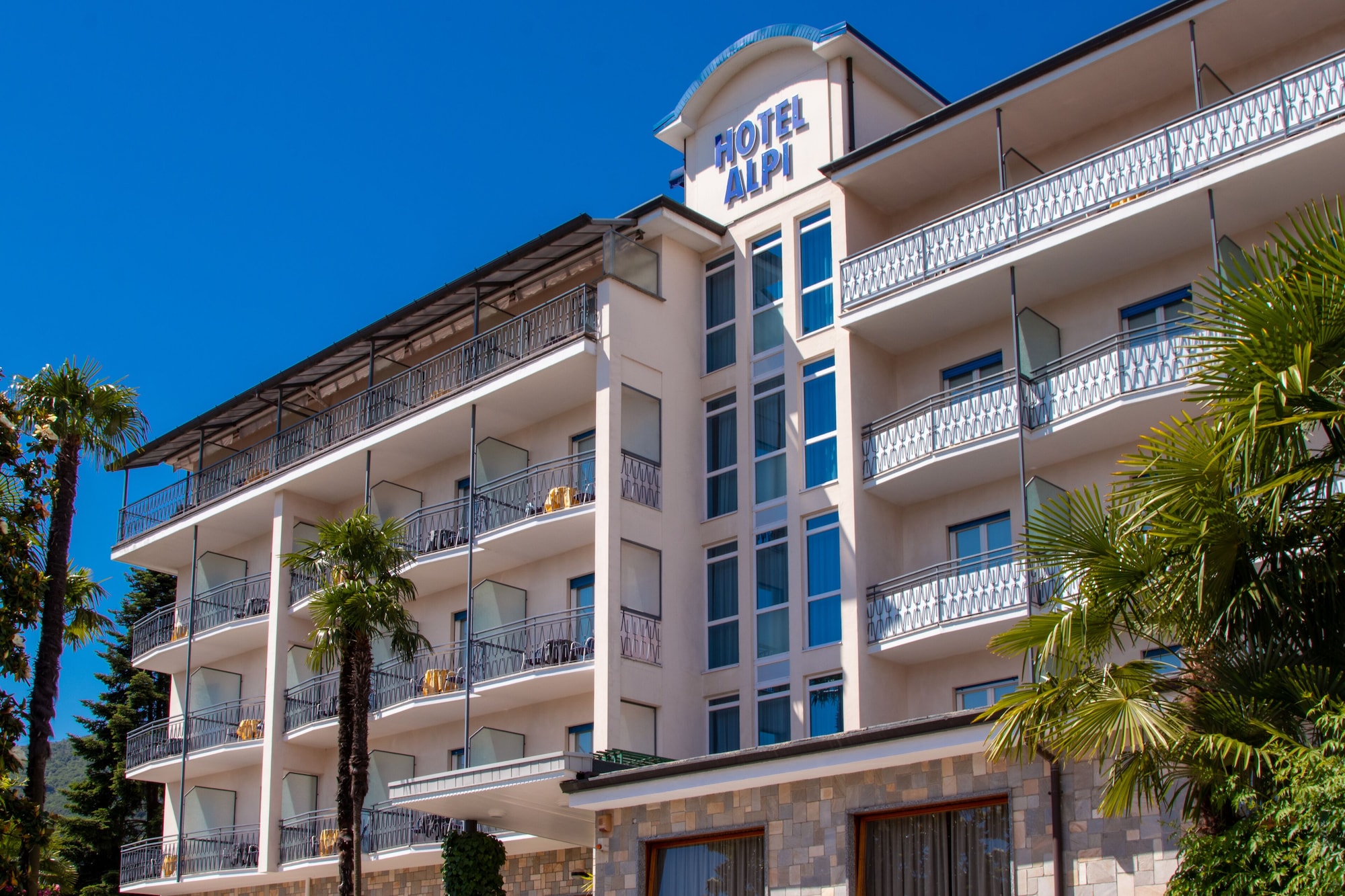 Hotel Alpi Over view