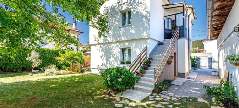 舒适的带私人花园的家(Cozy Home with Private Garden - Happy Rentals)图片