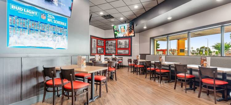 苏福尔斯机场 - 水上乐园及活动中心温德姆华美达饭店(Ramada by Wyndham Sioux Falls Airport-Waterpark & Event Ctr)图片