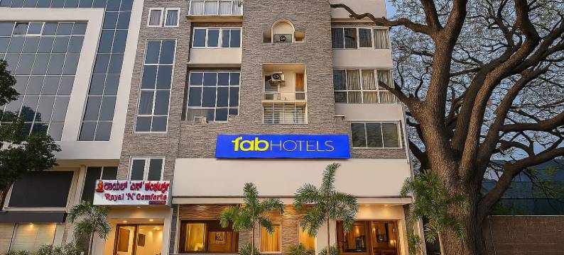 FabHotel Royal N Comforts图片