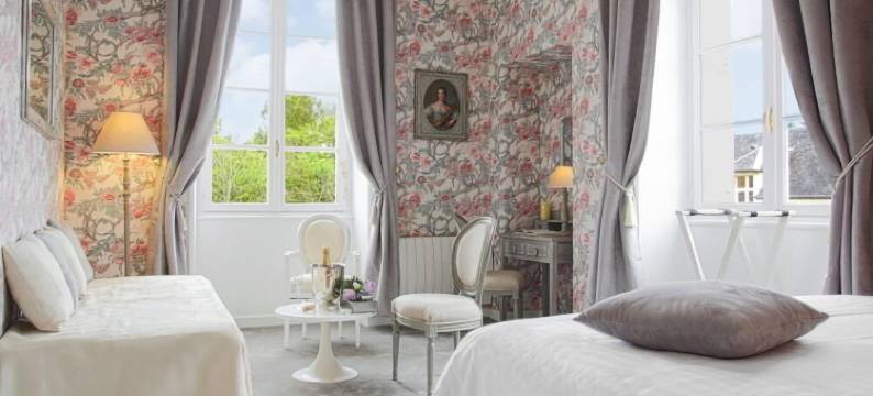 普伊罗伯特城堡酒店(Château de Puy Robert Lascaux - A proximité Grotte de Lascaux - Hôtel Avec Piscine chauffée - Sarlat)图片