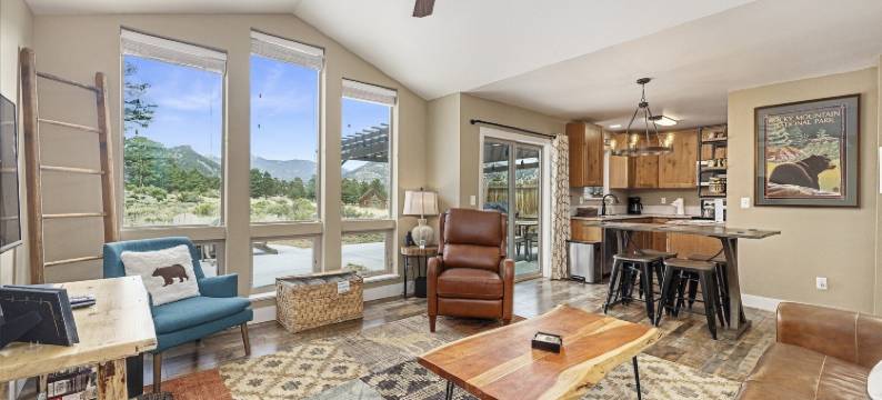 罗基山的宁静 2卧室联排别墅 by RedAwning(Serenity in the Rockies 2 Bedroom Townhouse by RedAwning)图片