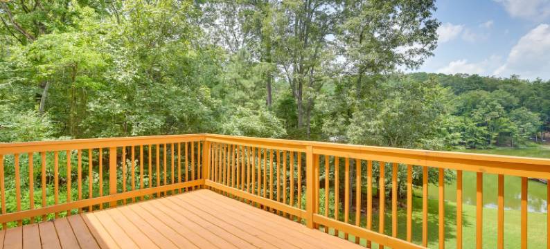 阳光克萨河度假屋，带船坞及滑槽！(Sunny Coosa River Hideaway w/ Boat Dock & Slip!)图片