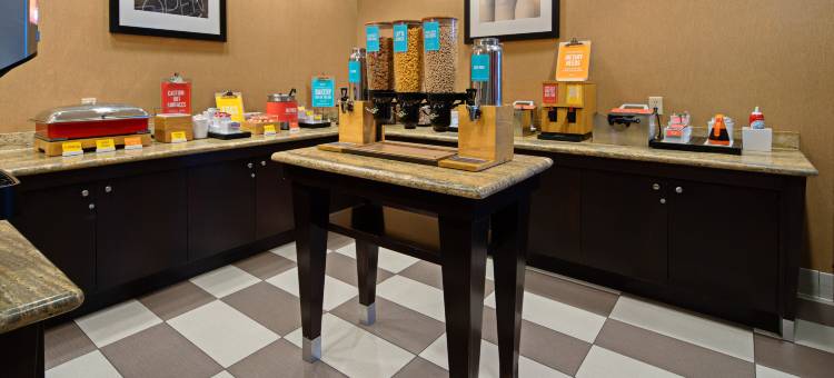 希尔顿欢朋套房酒店(Hampton Inn & Suites Bremerton)图片