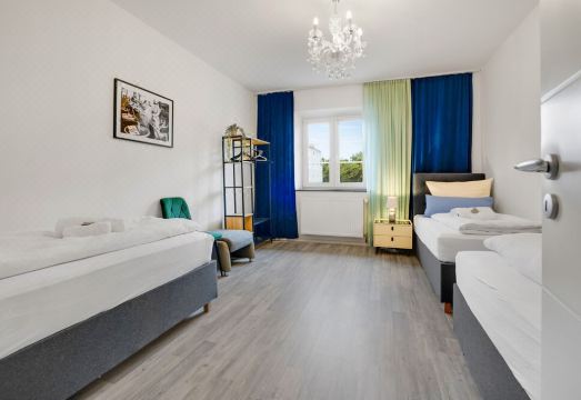 Augsburg: Central | 2 parking | 4 rooms + kitchen | washing machine | Nintendo Hotel Overview