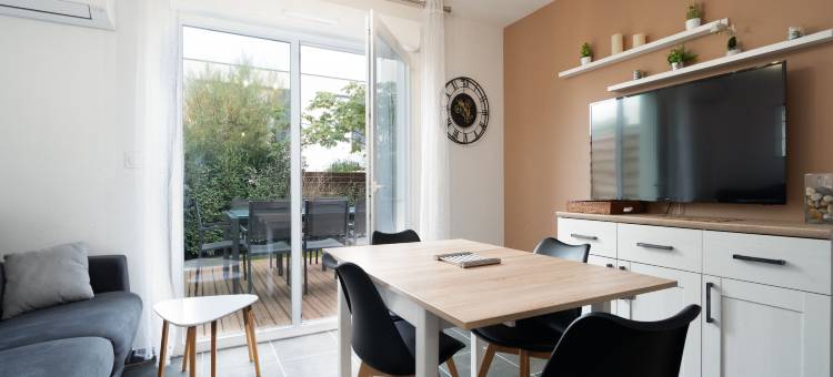 Spacious Villa Near Valras Beach图片