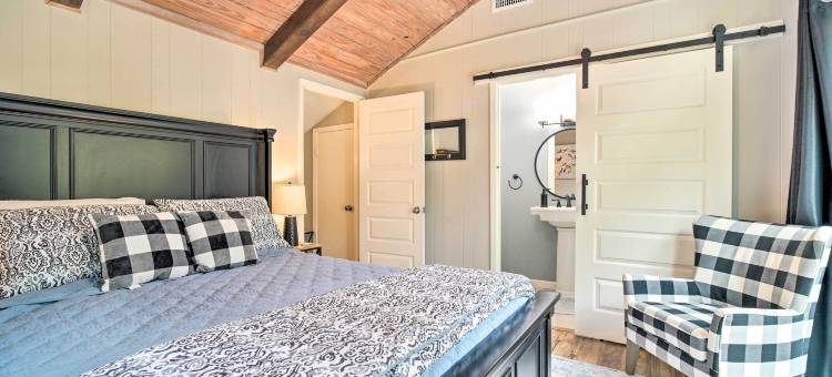 Cape Royale小屋，带火坑和水景(Cape Royale Cottage w/ Fire Pit & Water Views)图片