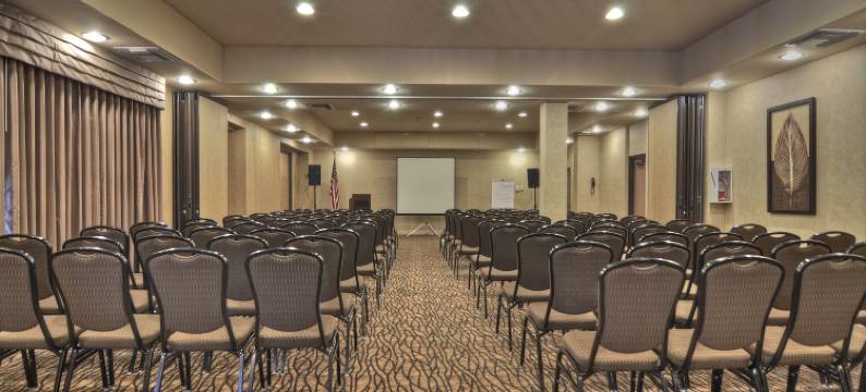 圣迭戈南丘拉维斯塔智选假日酒店(Holiday Inn Express SAN DIEGO SOUTH - CHULA VISTA by IHG)图片