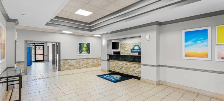 锡达拉皮兹戴斯套房酒店(Days Inn & Suites by Wyndham Cedar Rapids)图片