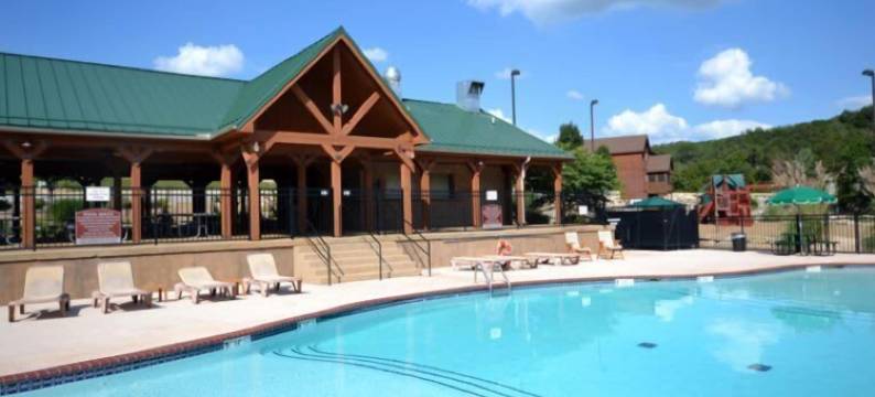 小鸟巷之美 - 高尔夫、游泳池、健身房等！(Birdie Lane Beauty - Golf, Pools, Gym, & More!)图片