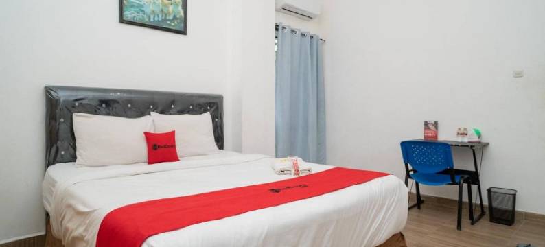 红多兹酒店@泗水苏科马马农格尔(RedDoorz at Sukomanunggal Surabaya)图片