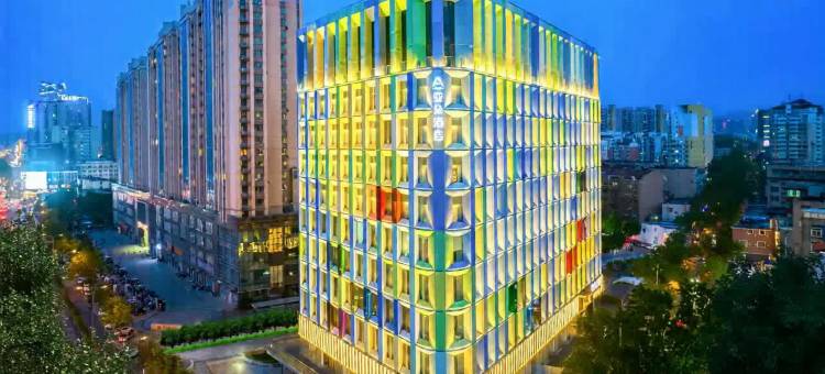 济南大明湖花园路亚朵酒店图片