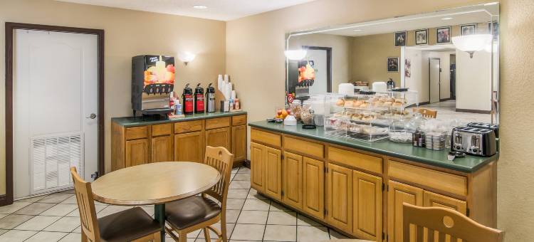 潘克拉东米尔顿红顶套房酒店(Red Roof Inn & Suites Pensacola East - Milton)图片