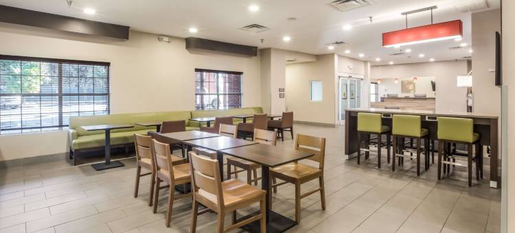 舒适酒店及套房费尔本 - 亚特兰大西南(Comfort Inn & Suites Fairburn - Atlanta Southwest)图片