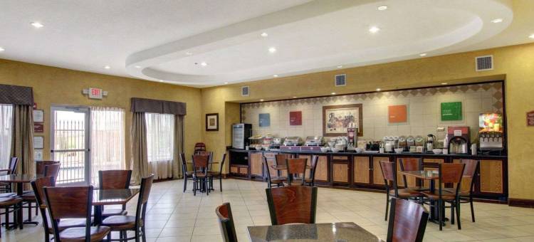 舒适套房酒店(Comfort Inn & Suites)图片