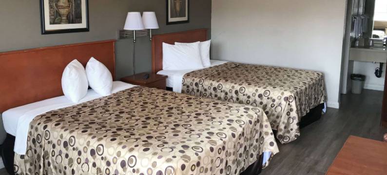 安大略米尔斯购物中心罗德威旅馆(Rodeway Inn Ontario Mills Mall)图片