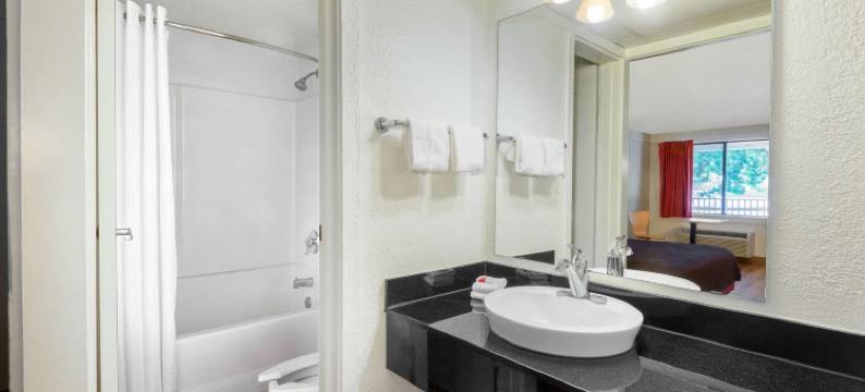 埃辛顿Travelodge by Wyndham酒店/费城机场(Travelodge by Wyndham Essington / Philadelphia Airport)图片