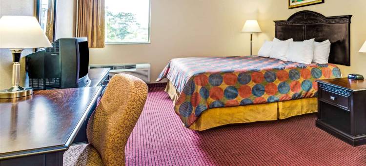 杰弗逊维尔温德姆戴斯套房酒店(Days Inn & Suites by Wyndham Jeffersonville IN)图片