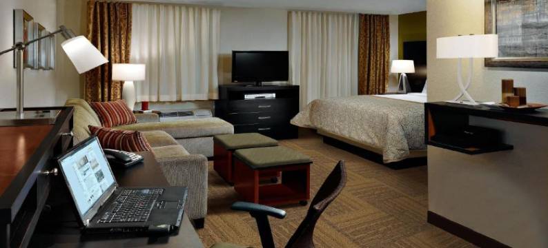 Staybridge Suites 迪尔伯恩 MI by IHG(Staybridge Suites DEARBORN MI by IHG)图片