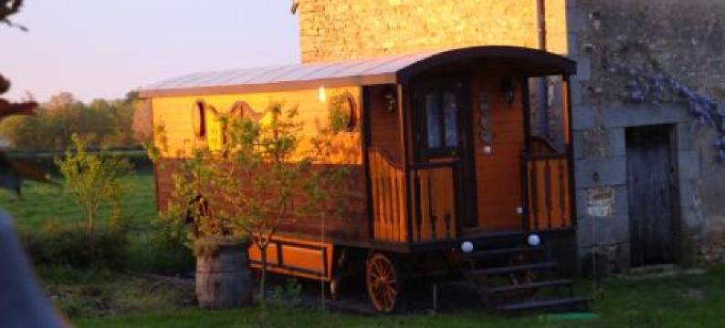 拉路罗特德斯4塞森斯酒店(Maison d'hôtes la Roulotte des 4 Saisons)图片