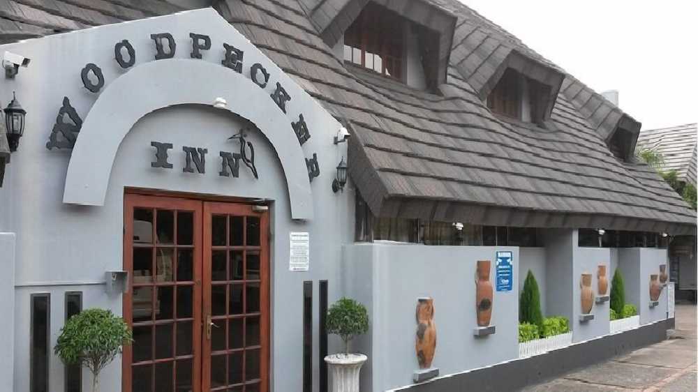 Woodpecker Inn Over view