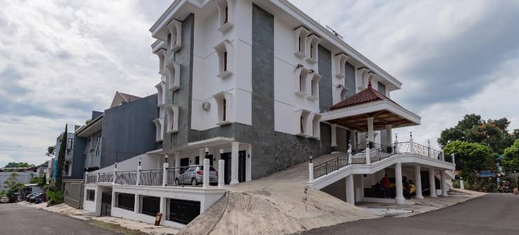 塞特拉萨里我的霍奈城市景观酒店(RedDoorz Plus Near Universitas Maranatha Bandung 2)图片