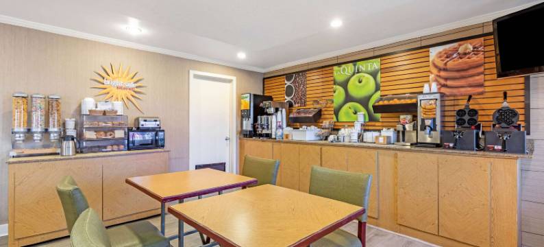 埃尔帕索东拉昆塔温德姆套房酒店(La Quinta Inn & Suites by Wyndham El Paso East)图片