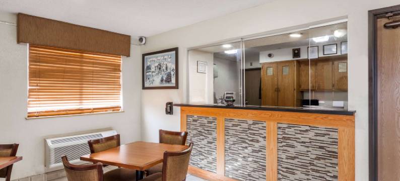 大学公园市华盛顿特区地区速8酒店(Super 8 by Wyndham College Park Wash DC Area)图片