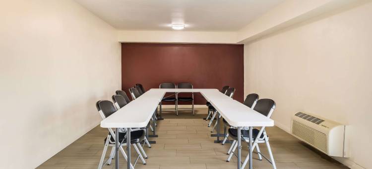 丘拉维斯塔/圣地牙哥温德姆戴斯酒店(Days Inn by Wyndham Chula Vista/San Diego)图片