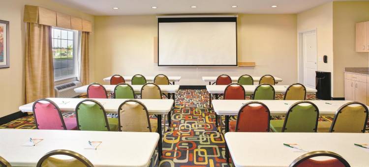 罗切斯特梅奥诊所南拉昆塔温德姆套房酒店(La Quinta Inn & Suites by Wyndham Rochester Mayo Clinic S)图片