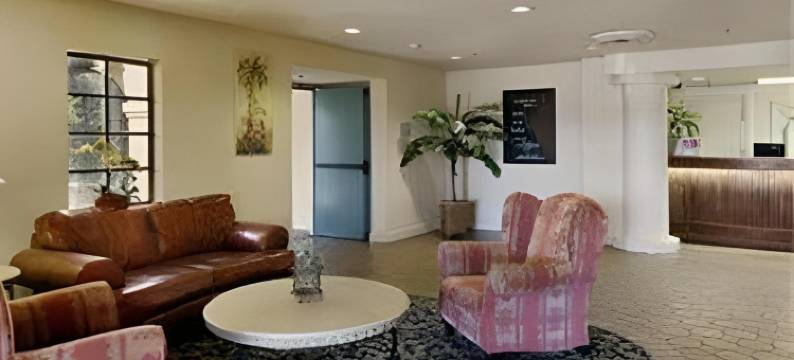 巴斯托华美达酒店(Ramada by Wyndham Barstow)图片