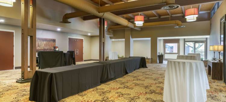 北圣保罗秀尔维贝斯特韦斯特优质酒店(Best Western Plus St. Paul North/Shoreview)图片