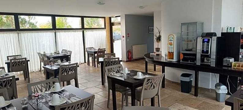 贝日里餐厅酒店(Logis Hotel la Bergerie Hôtel 3 étoiles Restaurant Savoureux)图片