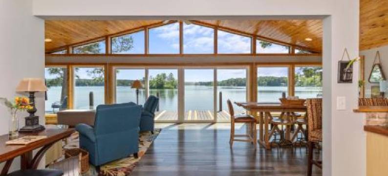 A Point to Happiness图片