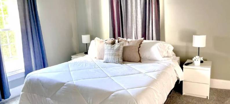 Simply Stunning Home in DT Lake Geneva W/Game room!图片