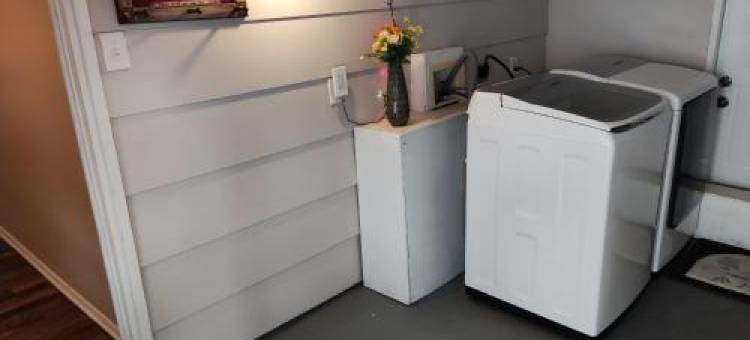 Guest House with Private Entrance- Walk to Downtown Noblesville图片