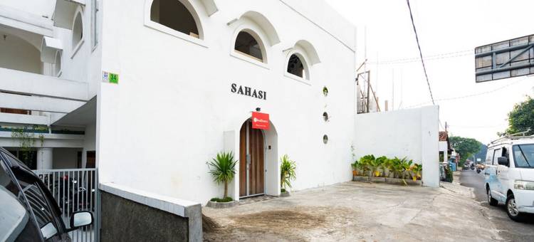 红多兹酒店-近茂物巴鲁塔纳收费出口(RedDoorz Near Exit Toll Tanah Baru Bogor)图片