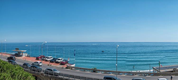 加的斯别墅公寓，瓦拉泽(Villa Cadiz Apartments Varazze)图片