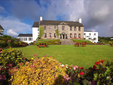 瀑布酒店及水疗中心