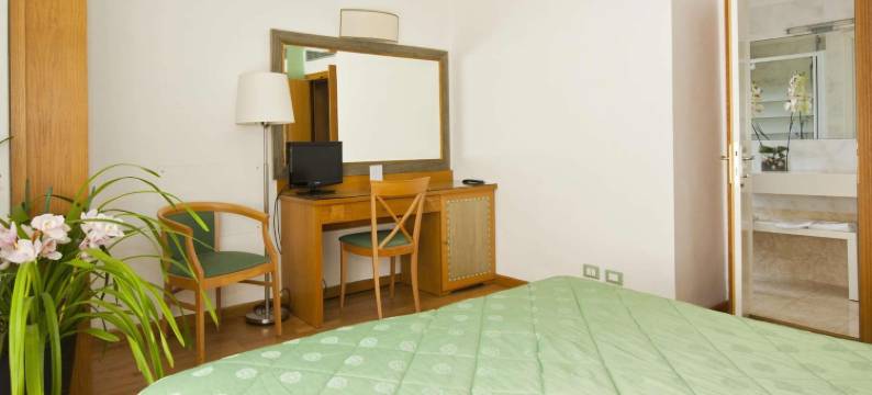 旅游酒店(Hotel Touring)图片