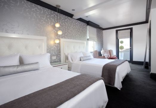 La Pensione HotelHotel Overview