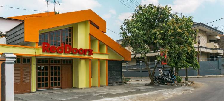 红多兹酒店-近玛琅维德亚加马大学(RedDoorz Near Universitas Widyagama Malang)图片