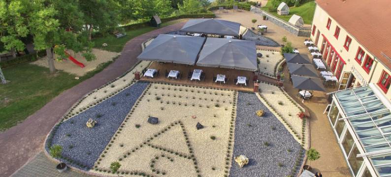 伯恩斯坦艾凯米德度假村(Bernstein Acamed Resort)图片